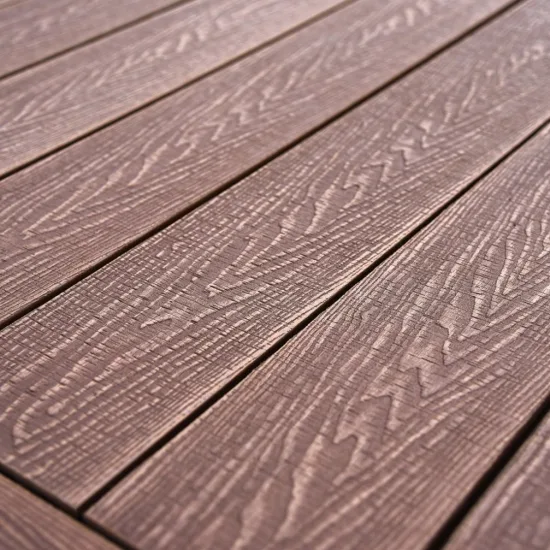 Decking in WPC, venature del legno in rilievo 3D, pavimentazione composita legno-plastica per esterni