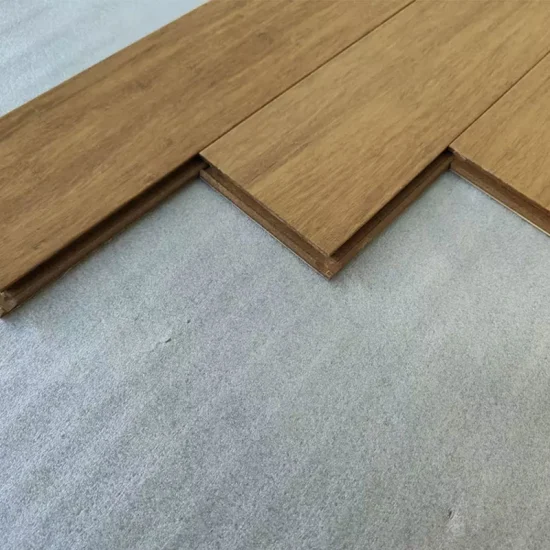 Pavimenti in legno massello personalizzabili di alta qualità diretti in fabbrica da 8 mm, 12 mm di spessore in stile moderno per case e aziende